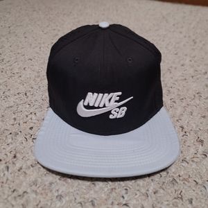 Nike SB Trucker Hat, Aerobill 1st Gen Snapback (SOLD ELSEWHERE)
